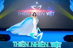 Chủ tịch Thiên Nhiên Việt Group - Rita Phương: 